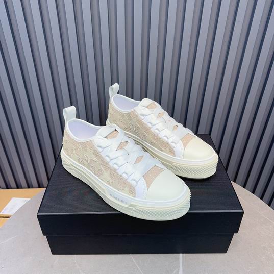AMIRI Star Detail Low-Top Sneakers – White & Cream