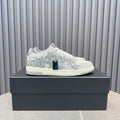 AMIRI Star Detail Low-Top Sneakers – White & Grey