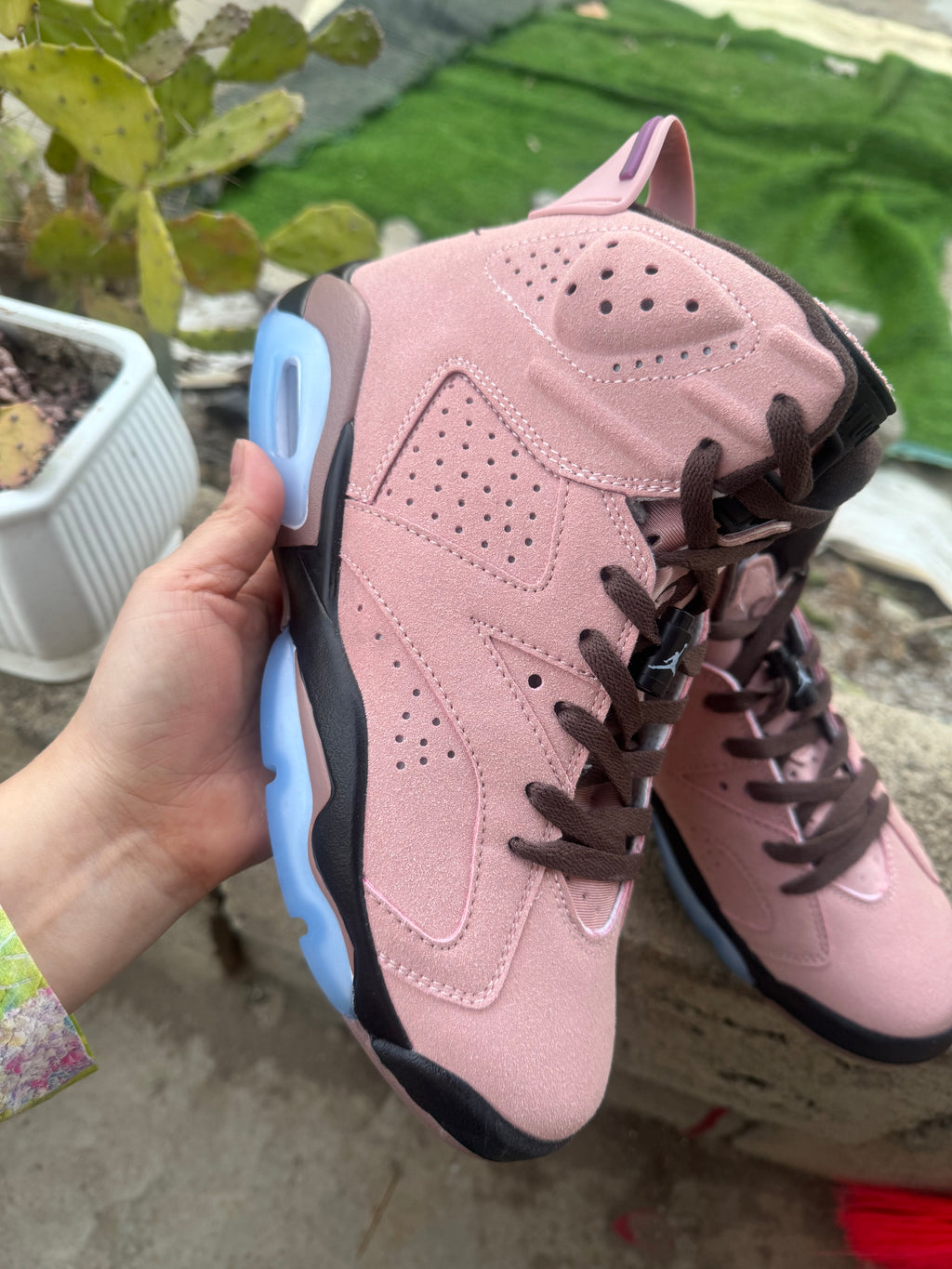 Air Jordan 6 Dusty Pink & Blue Sneakers
